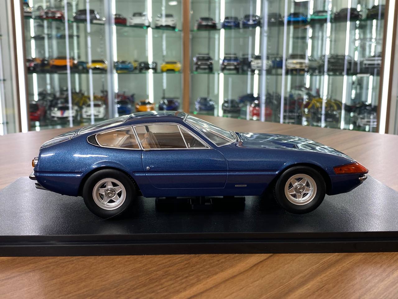 1/18 Diecast  KK Scale Ferrari 356 GTB/4 1971 in Blue