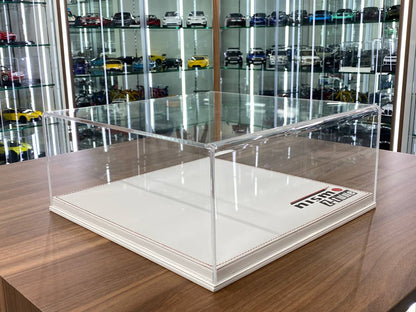 1/18 Acrylic Display Case White Leather Base [NISMO Z-tune Custom Print]