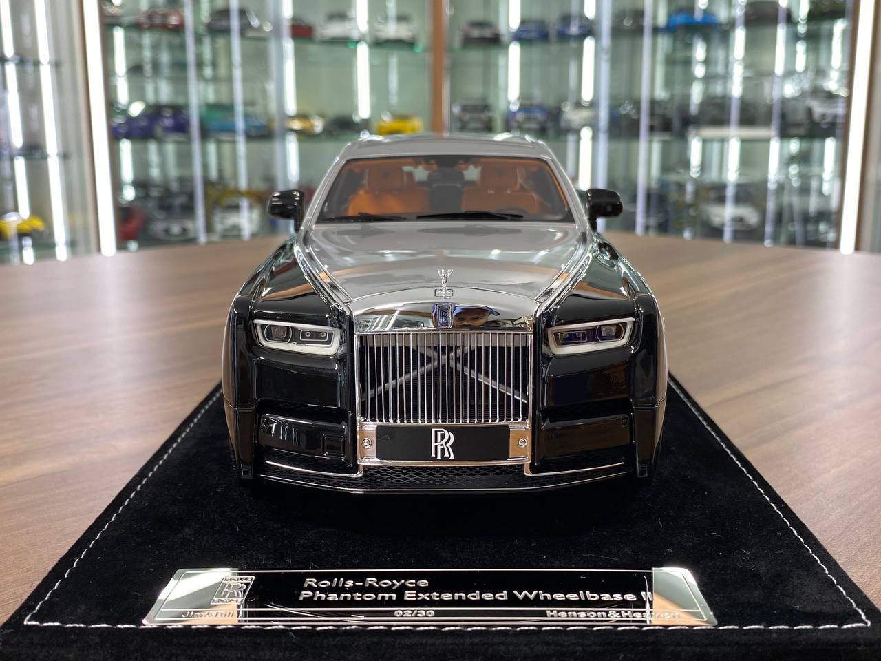 1/18 Resin H&H Rolls Royce Phantom Extended Wheelbase  II Black / Silver Limited Edition 30