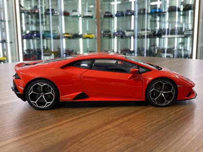 1:18 Diecast Metal Full Opening – AUTOart Lamborghini Huracán EVO – Arancio Xanto