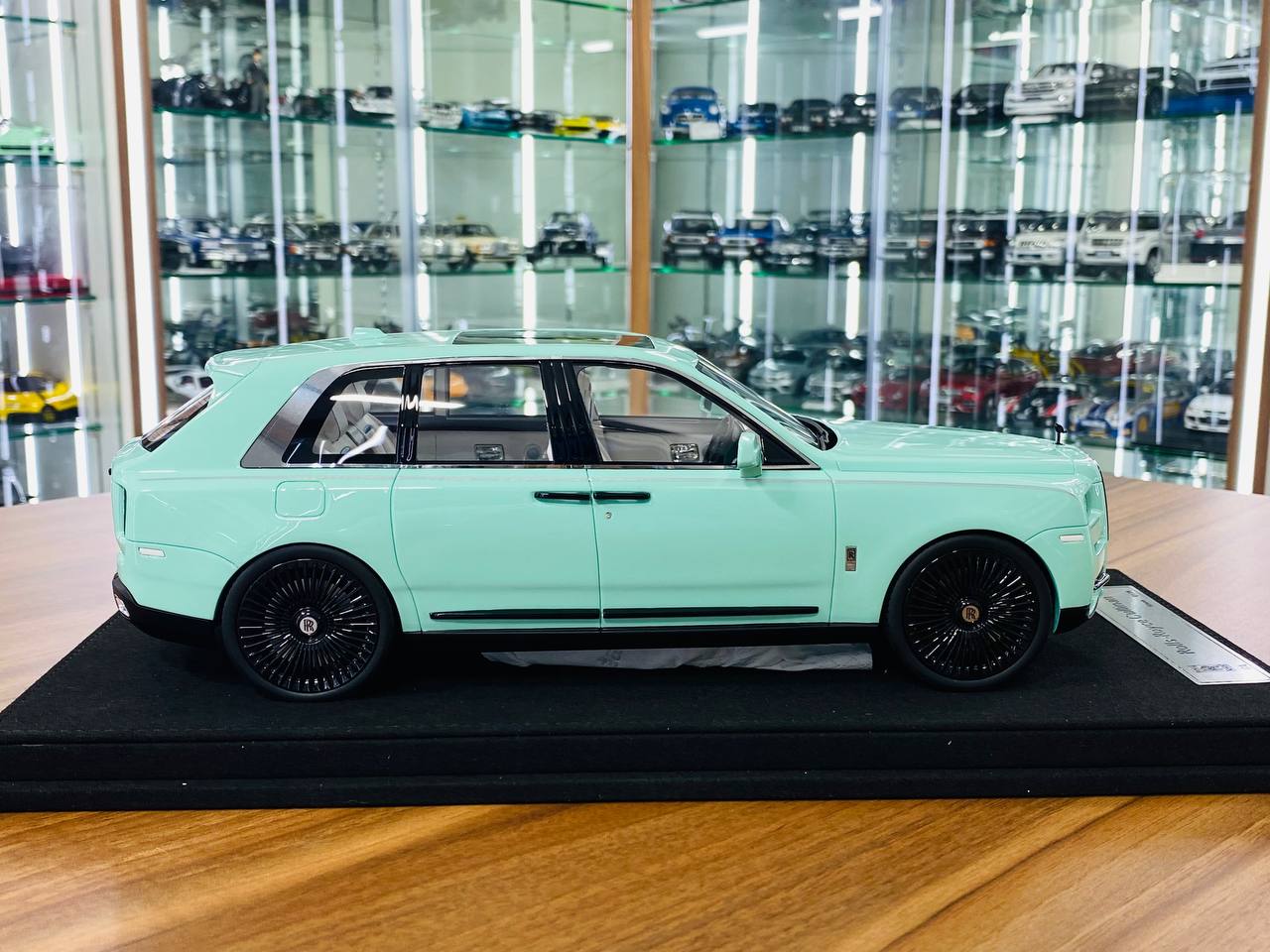 GL Models Rolls-Royce Cullinan - 1/18 Resin Model, Tiffany Green, Limited to 39 Pieces