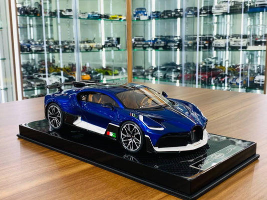 Exclusive 1/18 Resin Model - Bugatti Divo (Atlantic Blue)