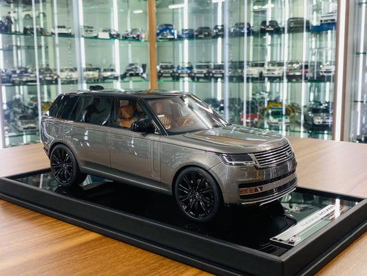 MotorHelix Range Rover Autobiography 2022 – 1/18 Resin Model, Grey Silver, Limited 79