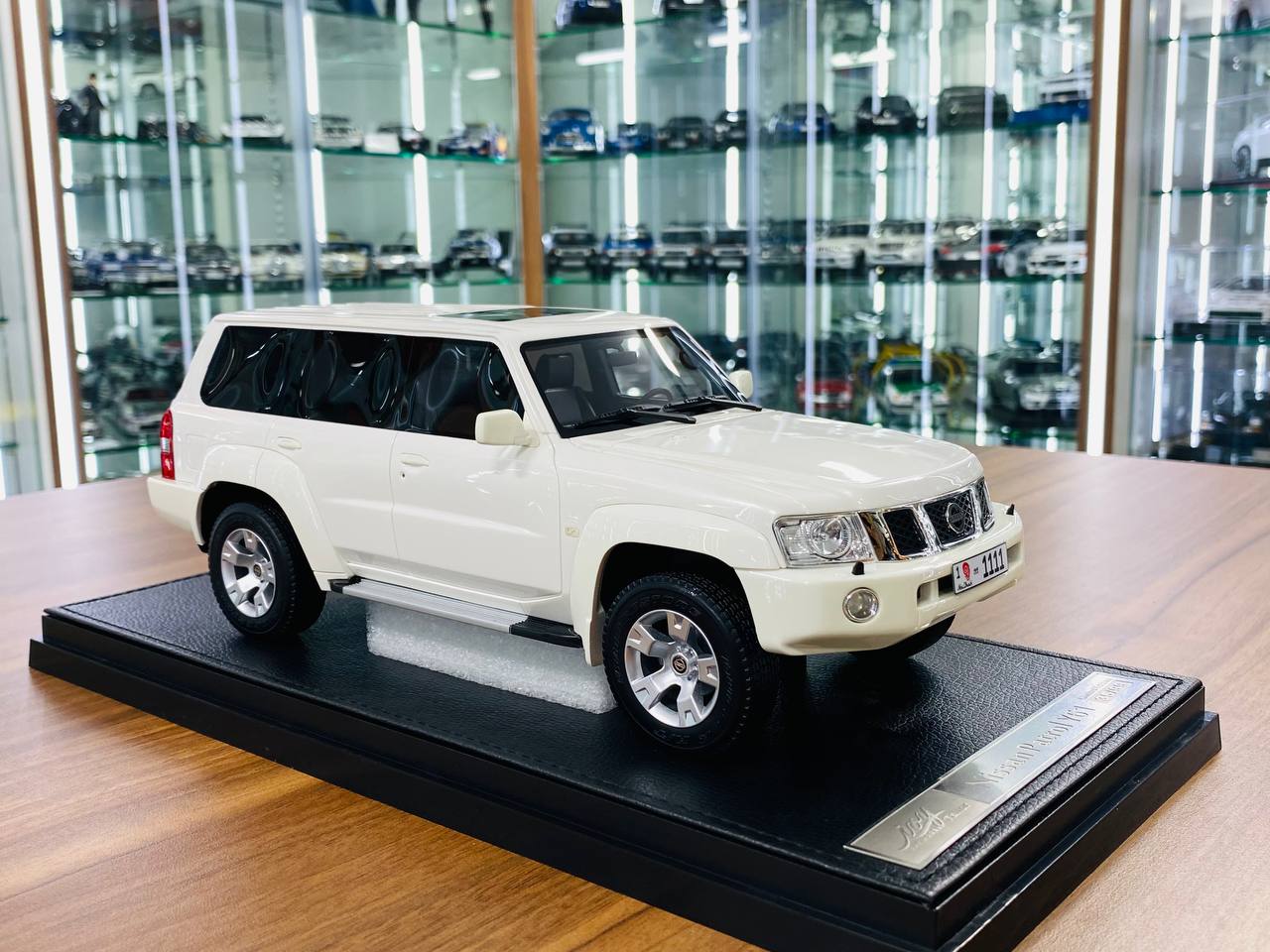 Ivy Model 1/18 Nissan Patrol Safari Y61 – White, Limited Edition