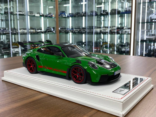 Ivy Model 1/18 Porsche 911 992 GT3 RS Weissach – Python Green with Red Wheels, Limited to 20 pcs.