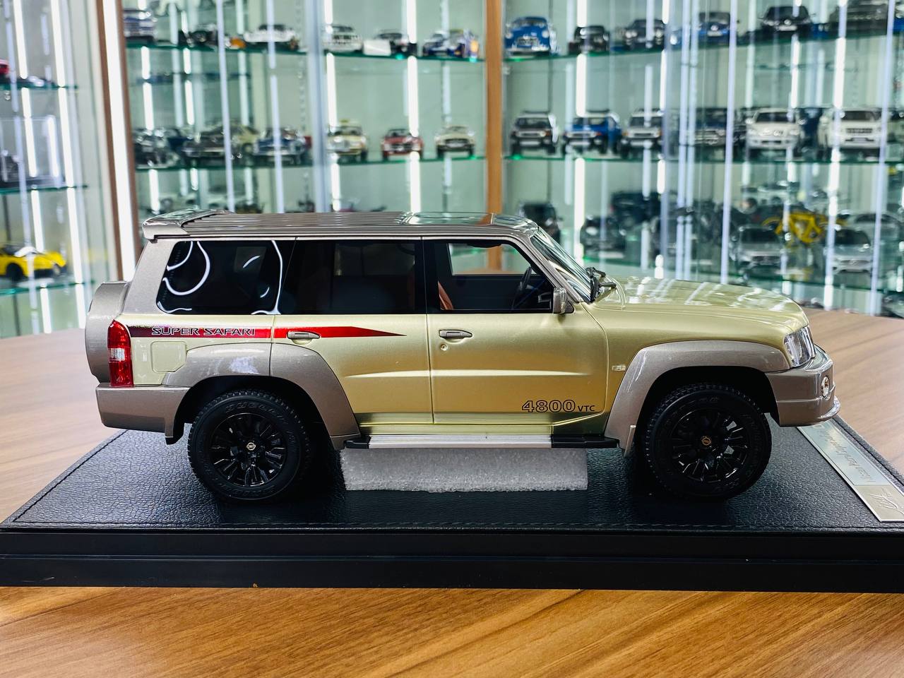 1/18 Diecast Nissan Patrol Super Safari Gold by IVY Models [ Special Number 01/99 ]