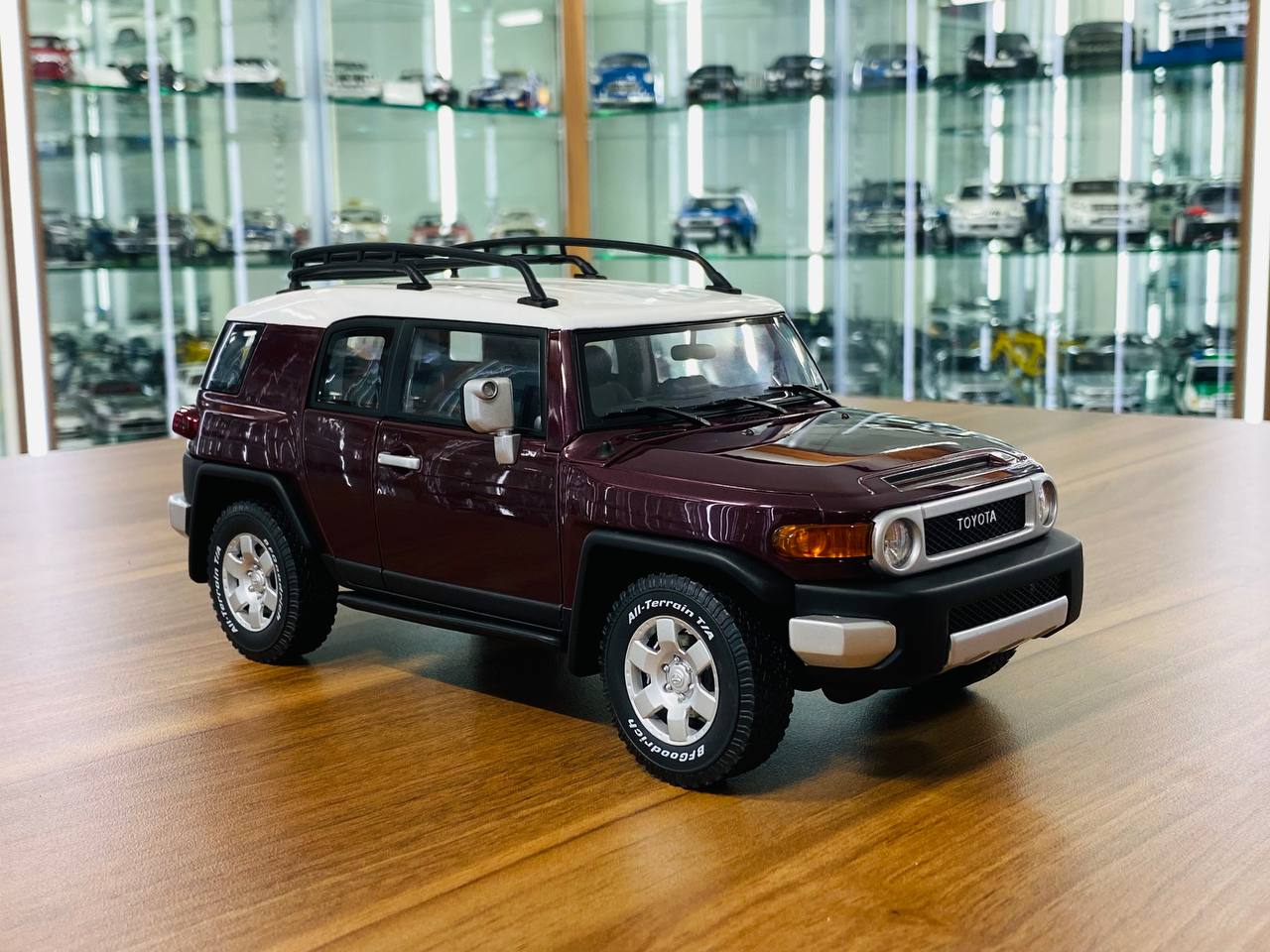 1/18 Diecast Toyota FJ Cruiser Brown by AUTOart Scale Model Car