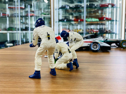 1/18 Resin – BMW Williams Tyre Change Set #2 by Minichamps