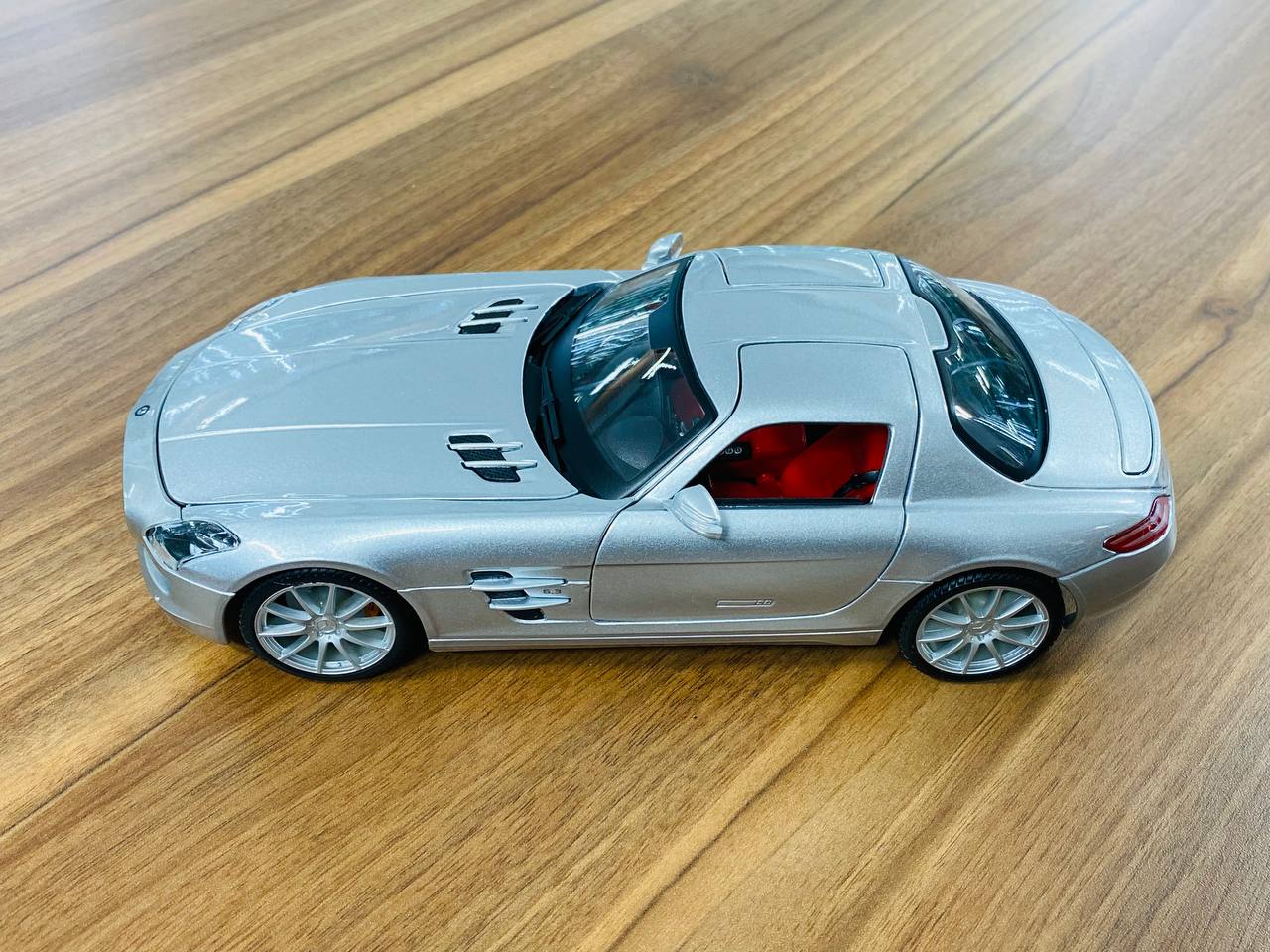 1/18 Diecast Full opening  Maisto Mercedes Benz SLS AMG Silver