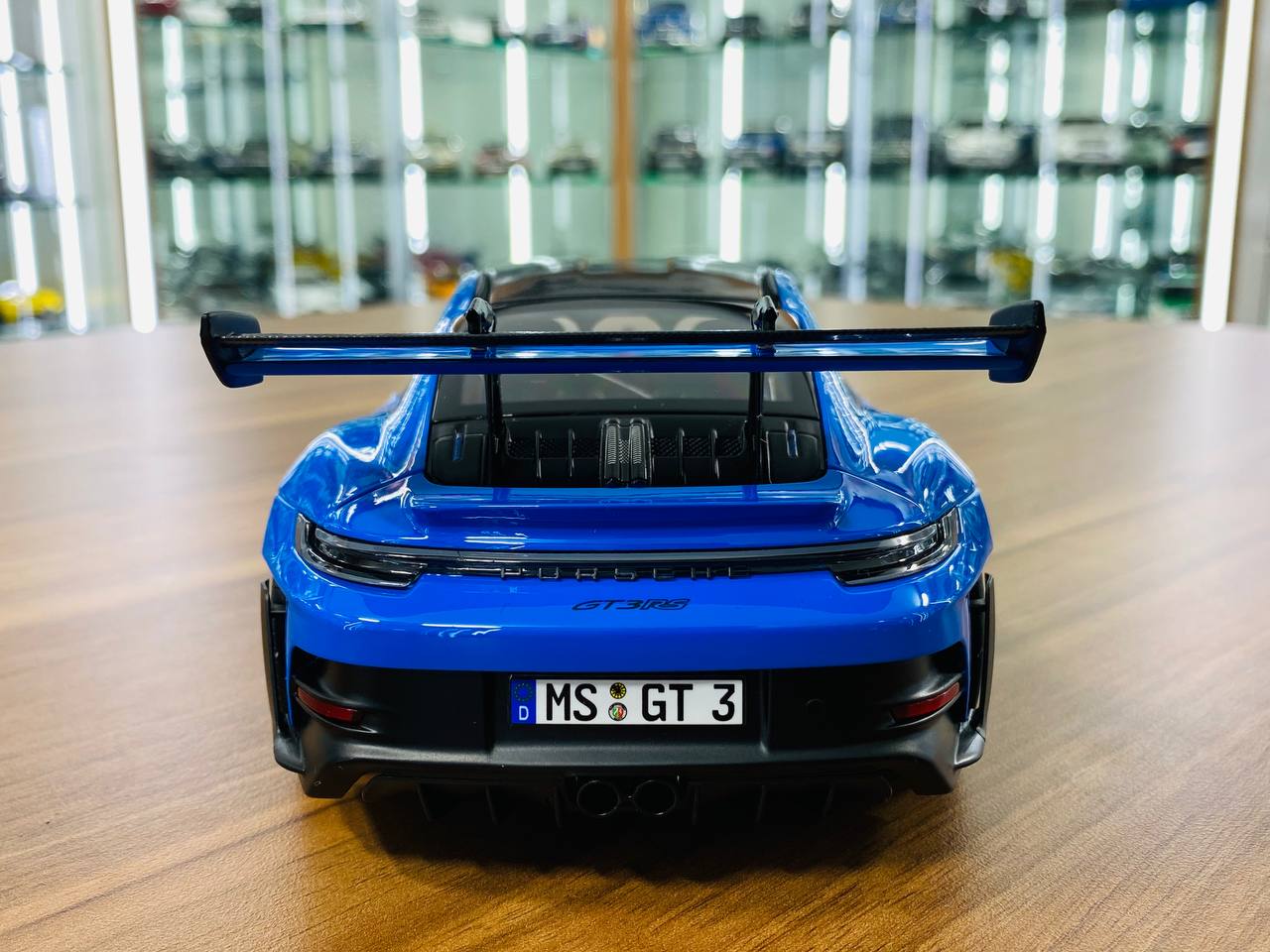 Porsche 911 (992) GT3 RS Weissach Package (2022)Norev [1/18 Diecast Shark Blue Limited Edition]