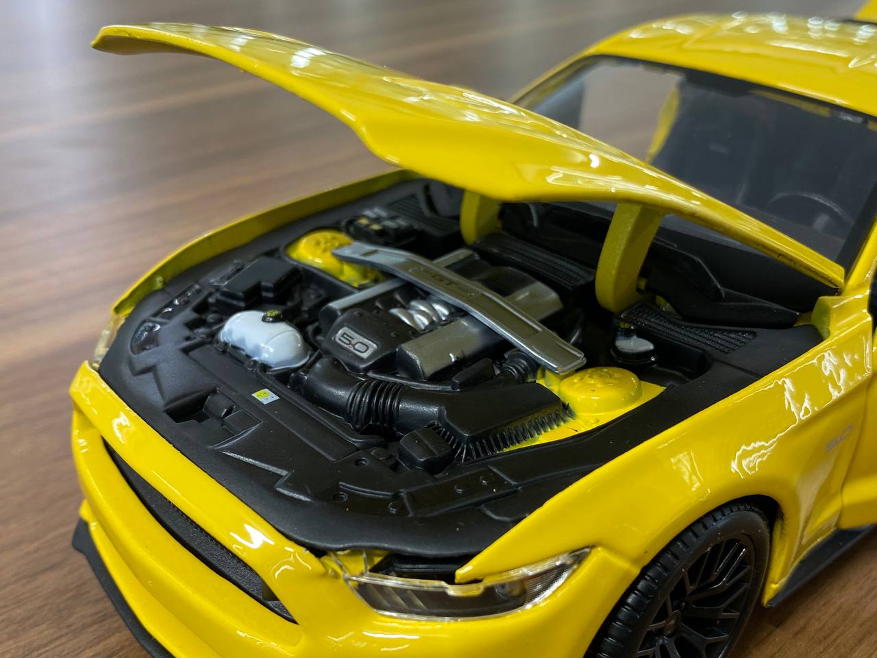 1/18 Diecast Maisto Ford Mustang 2015 Yellow