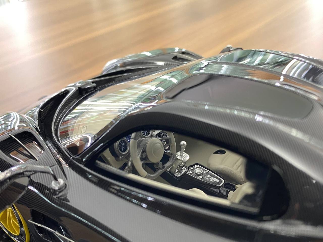 1/18 Resin Pagani Utopia in Carbon by VIP Models