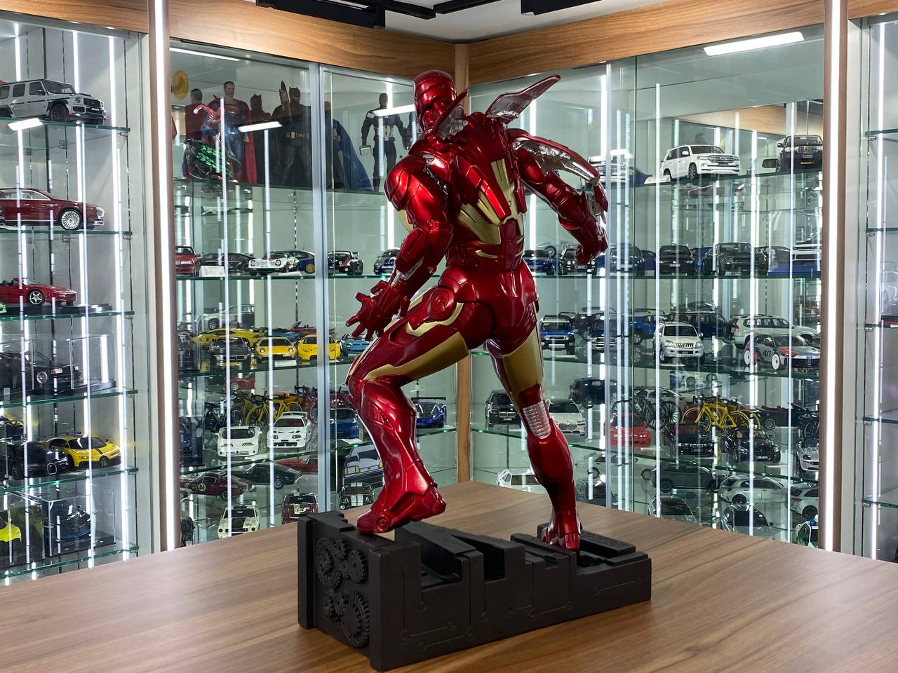 Iron Man Scale Figure