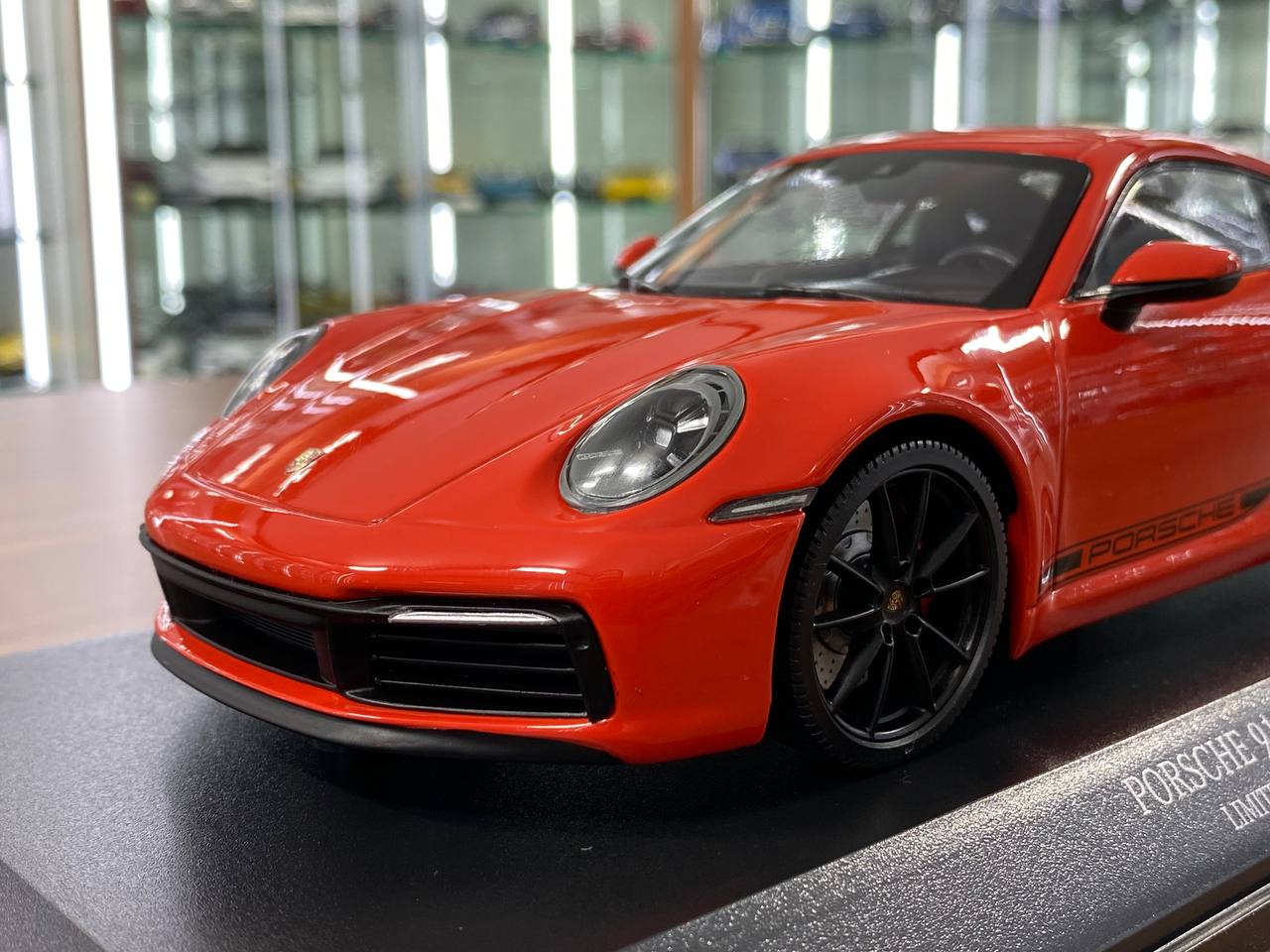 1/18 Diecast Porsche 911 Carrera 4S 2019 by Minichamps