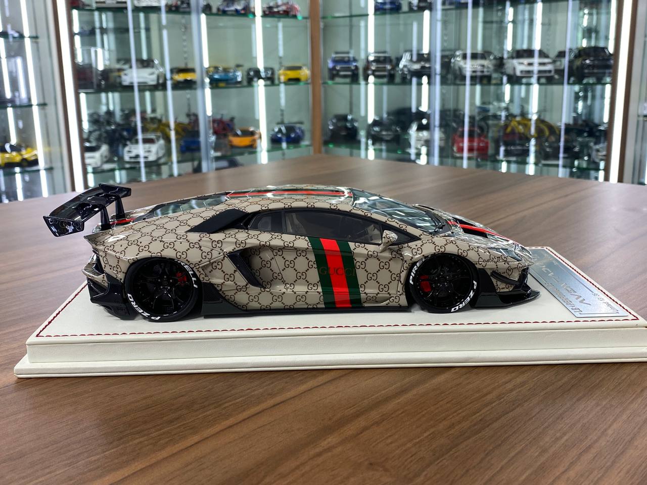 1:18 Resin Model - Davis & Giovanni Lamborghini Aventador 2.0 LB Performance