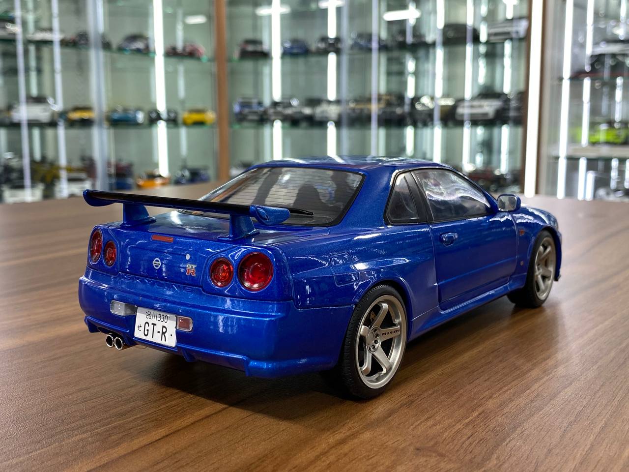 1/18 Diecast Nissan Skyline GT-R R34 Blue by Solido Scale Model Car