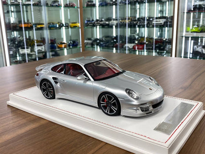 1:18 Resin - Porsche 911 Turbo (997.2) Silver with Red Interior by Ivy Model