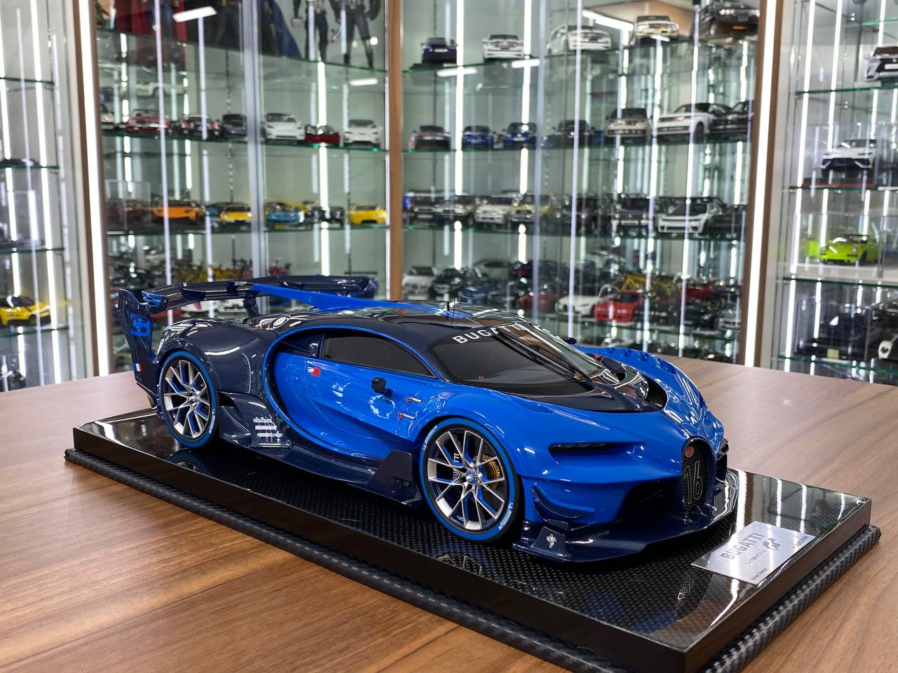 1/12 Resin Model - Bugatti Vision Gran Turismo by Look Smart (Light Blue Sport Racing Carbon)