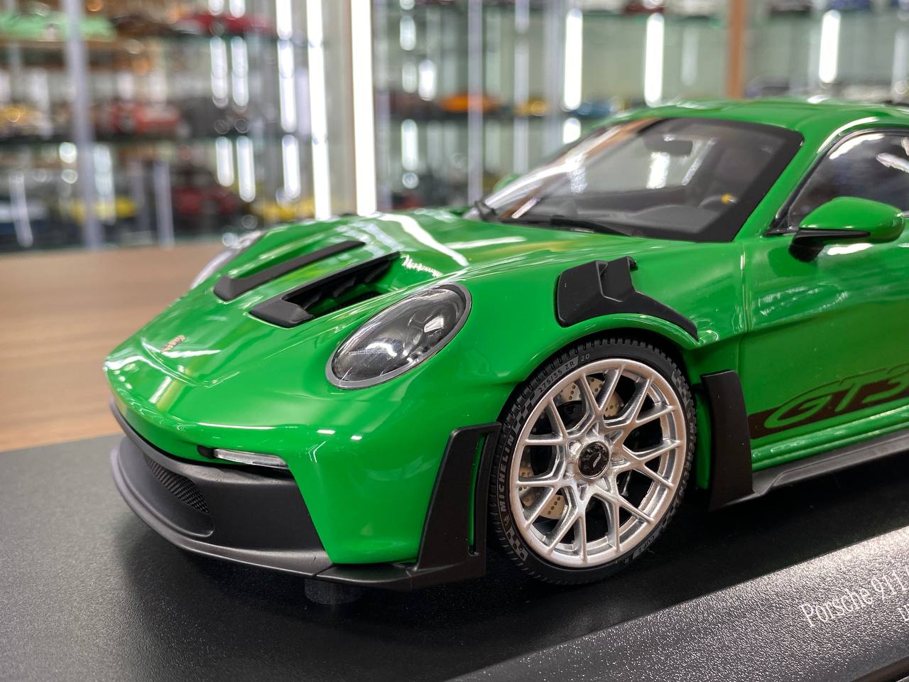 1:18 Diecast Model - Porsche 911 GT3 RS 2023 by Minichamps (Green with Silver Wheels)