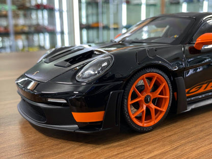 1:18 Diecast Minichamps Porsche 911 (992) GT3 RS 2023 Weissach Paket in Black