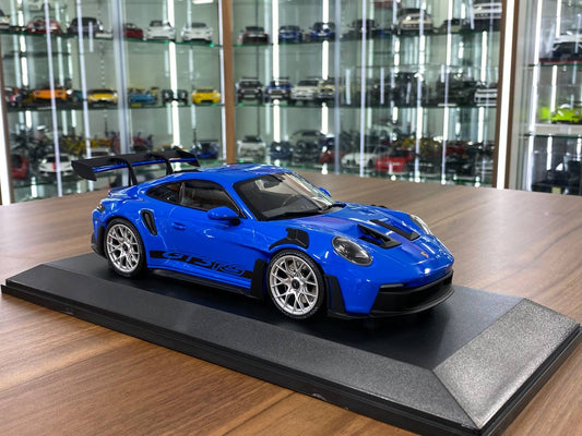 1:18 Diecast – Minichamps Porsche 911 (992) GT3 RS (2023) in Blue with Silver Wheels