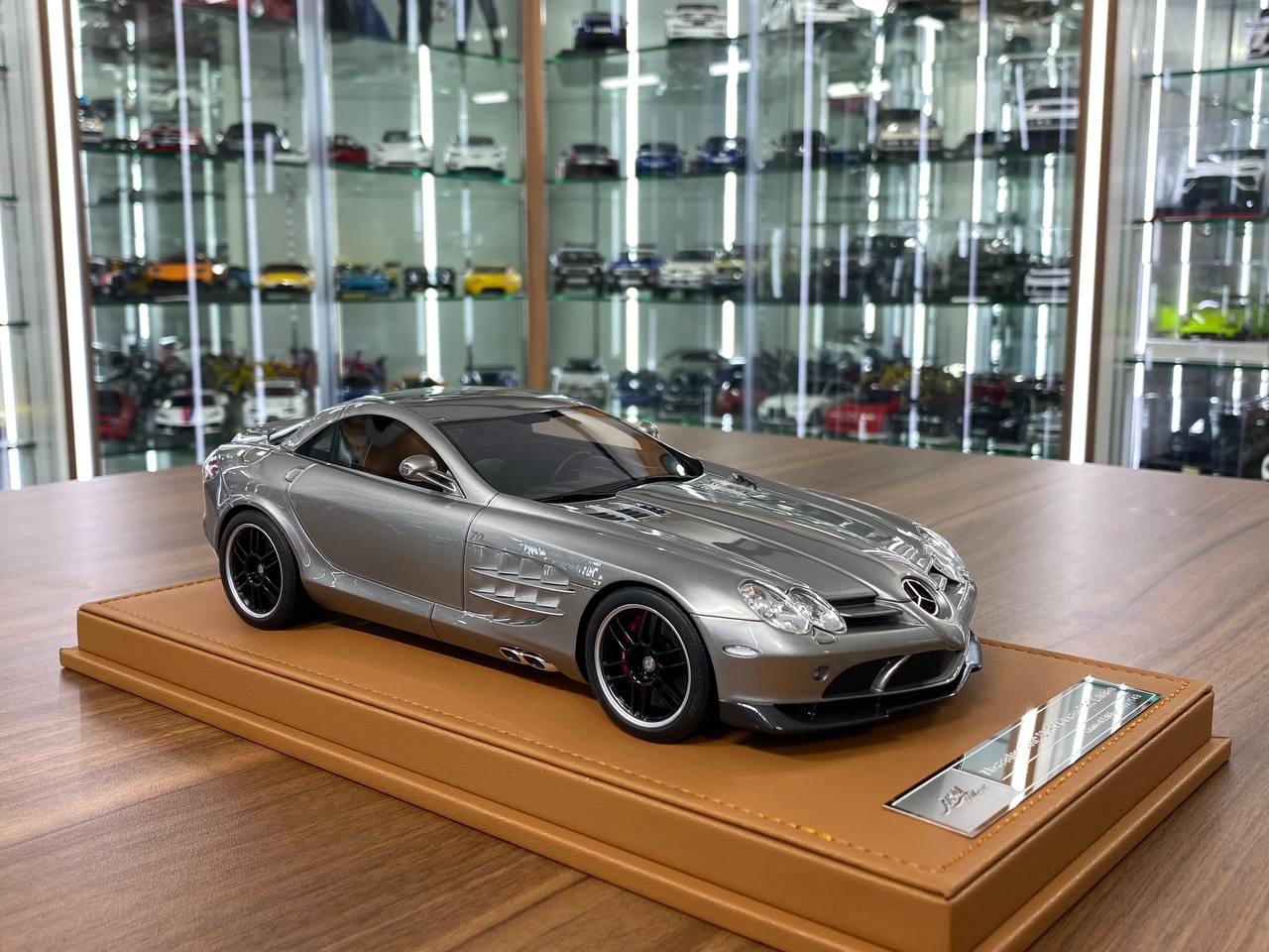 1/18 IVY Models Resin Model - Mercedes-Benz SLR McLaren 722 in Elegant Silver