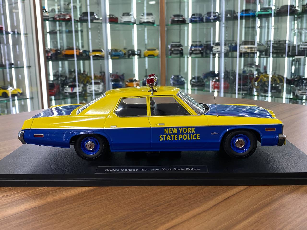 1:18 Diecast – KK Scale Dodge Monaco 1974 New York State Police