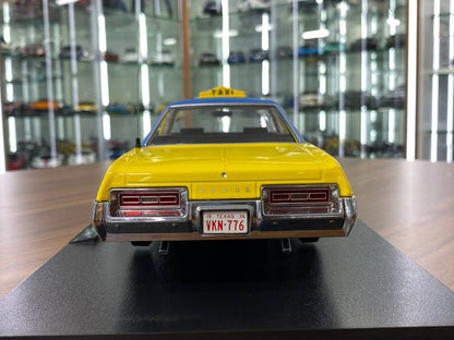 1:18 Diecast – KK Scale Dodge Monaco 1974 Texas Cab