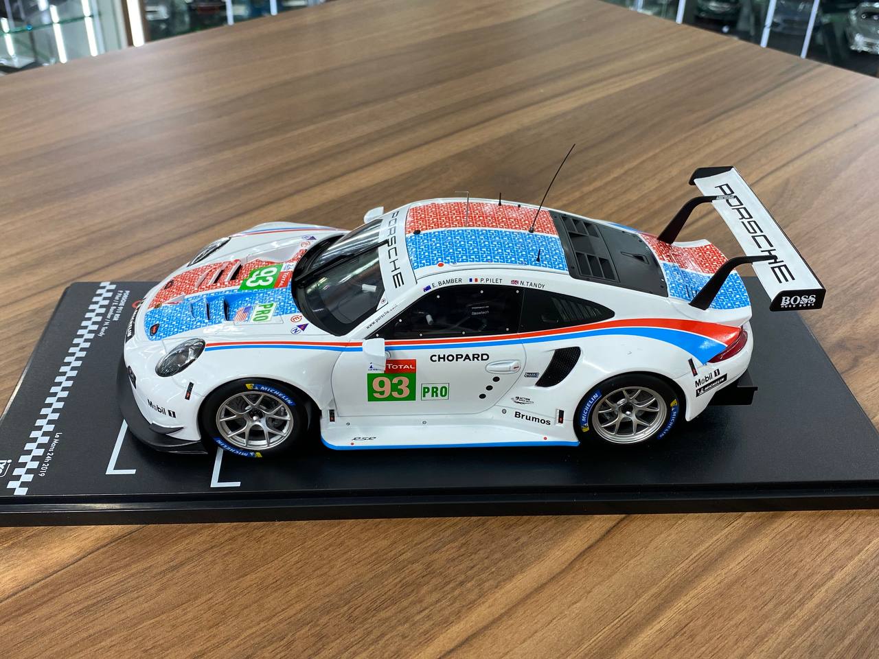 1:18 Diecast – IXO Models Porsche 911 RSR #93 Le Mans 24H 2019 (P. Pilet / E. Bamber / N. Tandy)