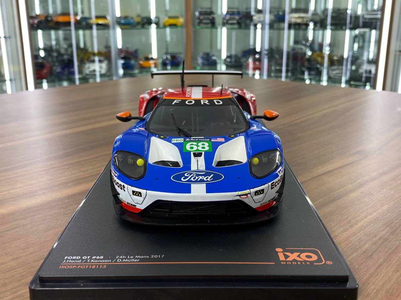 1:18 Diecast – IXO Models Ford GT #68 24H Le Mans 2017 (J. Hand / T. Kanaan / D. Müller)