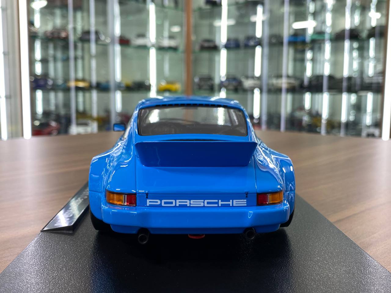 1/18 Diecast Werk83 Porsche 911 Carrera RSR 3.0 in Blue