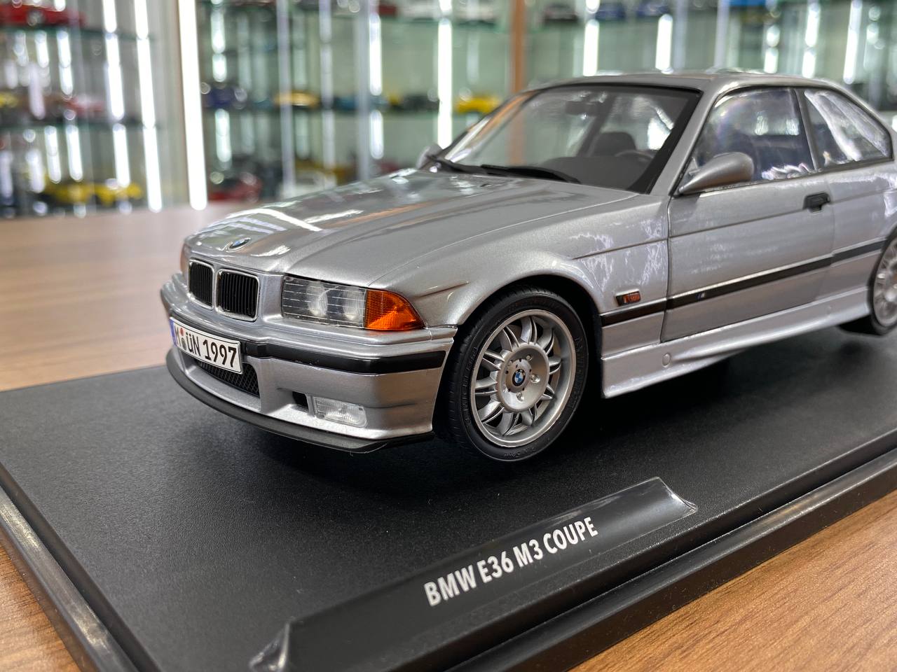 1/18 Diecast Solido BMW M3 E36 Coupe 1990 in Artic Silver