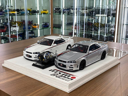 1/18 Acrylic Display Case White Leather Base [NISMO Z-tune Custom Print]