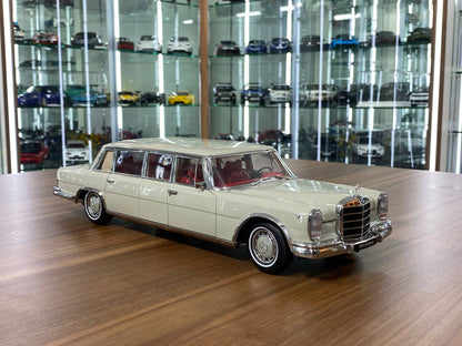 1:12 Diecast Full Opening – NZG Modelle GmbH Dealer Edition Mercedes-Benz 600 Pullman (W100) – White Grey