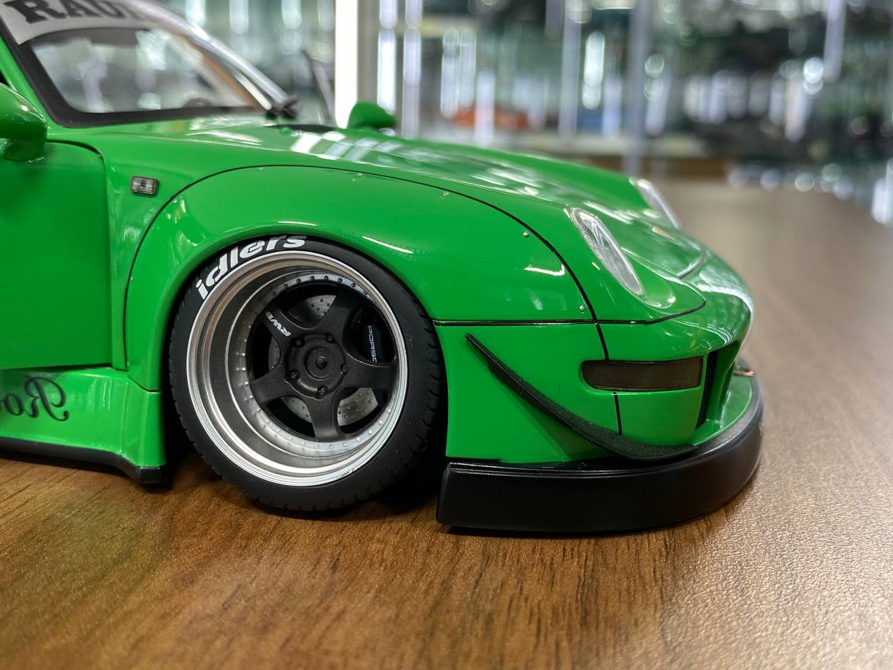 1:18 Diecast Full Opening – AUTOart Porsche RWB 993 (Green / Gun Grey Wheels)