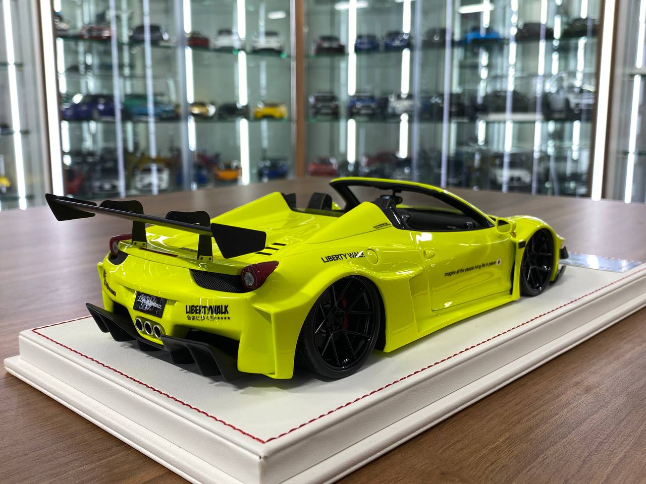 1:18 Resin Model - Davis & Giovanni Ferrari 458 Spider GT LB-Silhouette Works LBWK (Yellow/Black Rim) - Limited Edition 6pcs