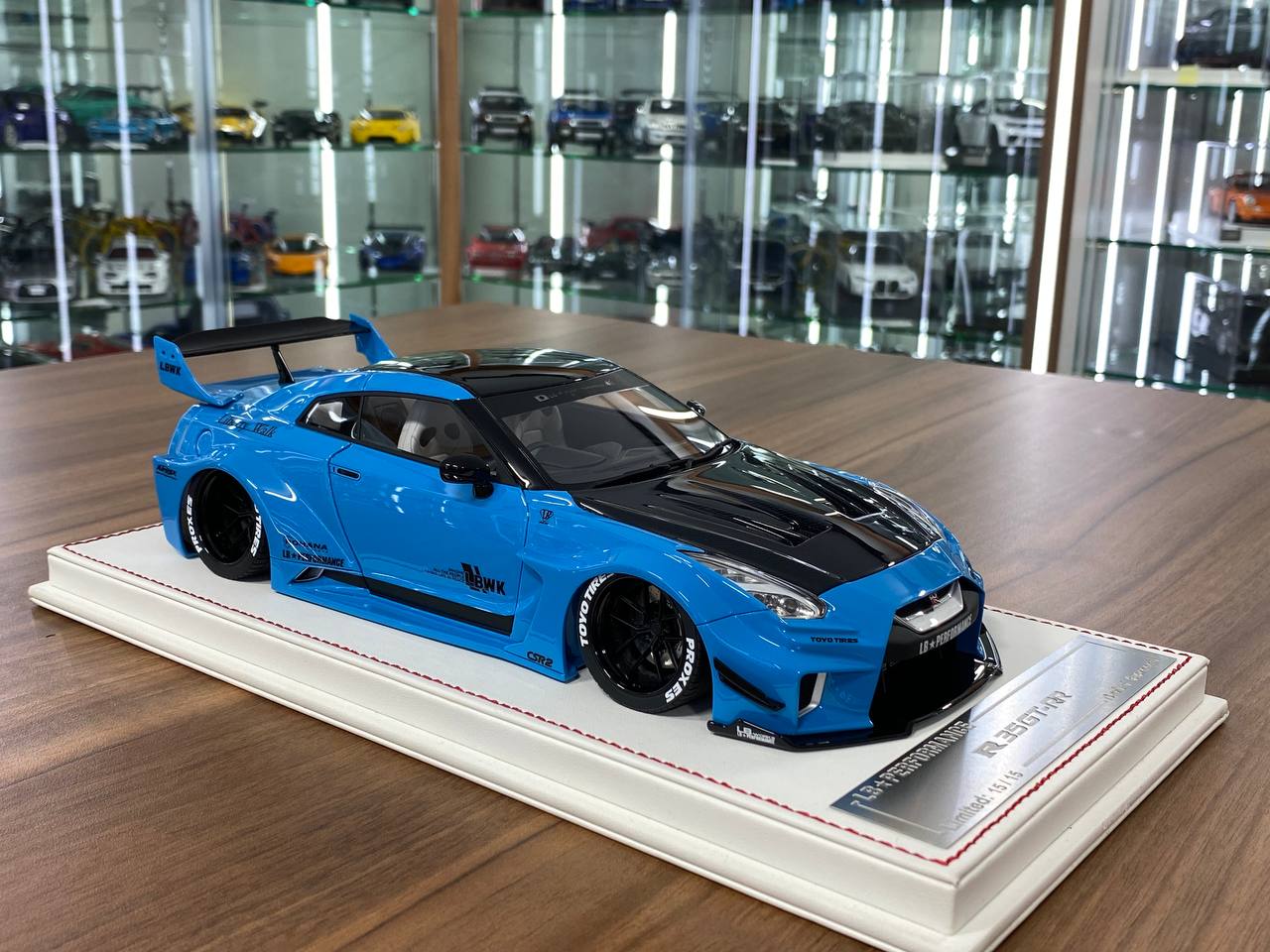 1:18 Resin Model - Davis & Giovanni Nissan R35 GT-R LBWK - Light Blue with Decals - Limited 15 pcs