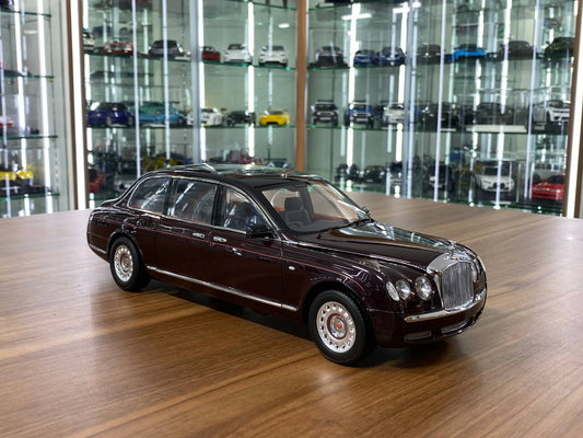 1:18 Diecast Full Opening – Minichamps Bentley State Limousine (Queen Elizabeth II – 2002) – Maroon