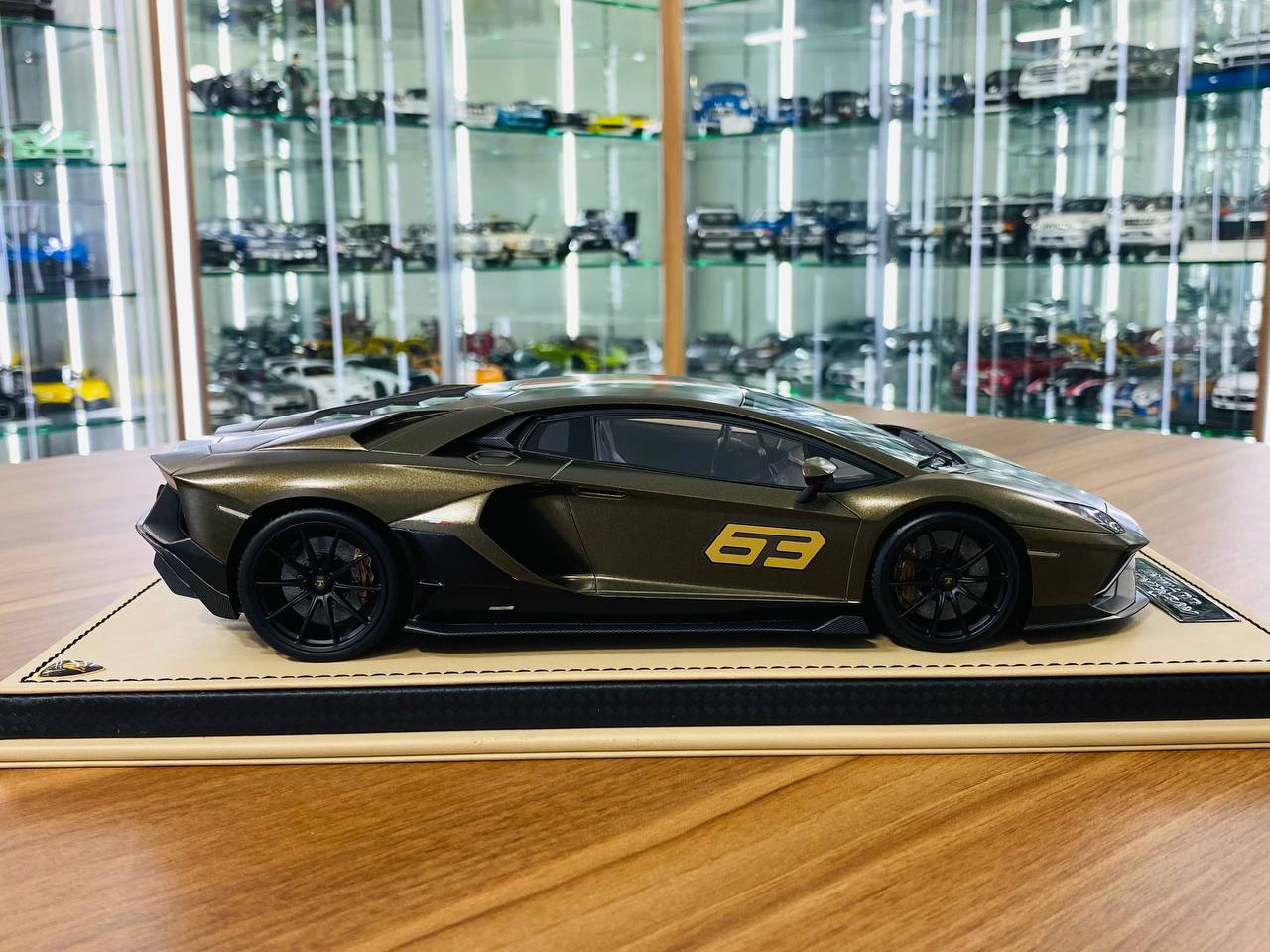 1/18 Resin Lamborghini Aventador Navy Green by MR