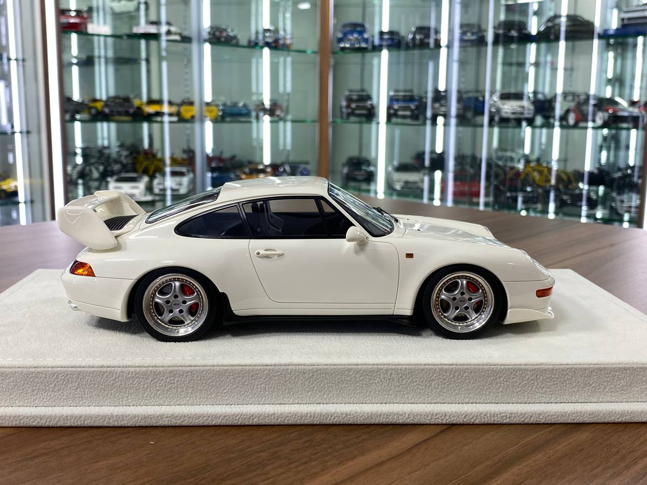 1/18 Resin - Porsche 911 (993) Carrera RS 1995 (Japan Version) White by Make Up