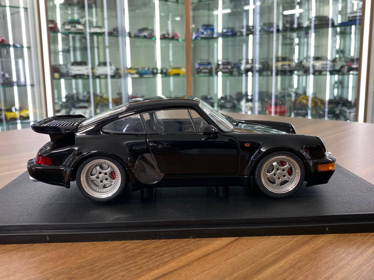 1/18 Diecast Solido Porsche 964 Turbo BLACK 1990 Scale Model Car