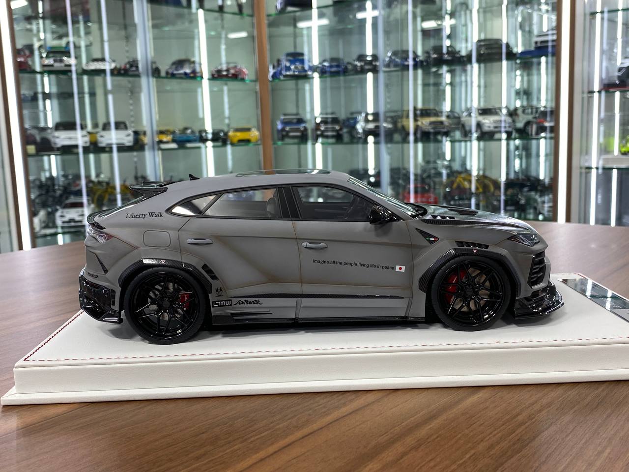 1:18 Resin Model (Not Opening) - IVY Model Lamborghini URUS LB Works (Fighter Grey)