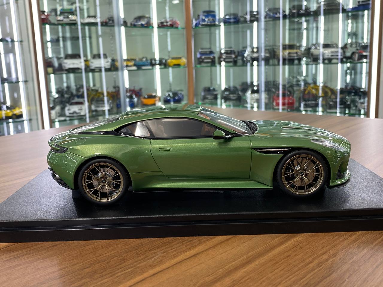 1:18 Resin Model - GT Spirit Aston Martin DB12 (Green)