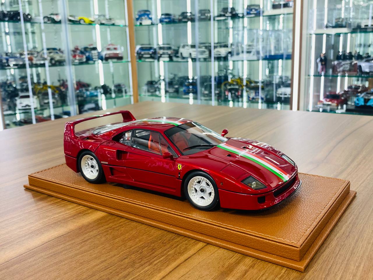 1/18 Diecast Model (Full Opening) - Ferrari F40 (BBR by Kyosho)