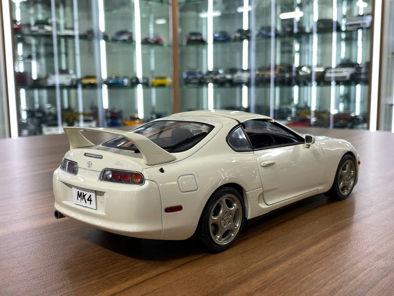 1/18 Diecast Toyota Supra MK4 Pearl Solido Scale Model Car