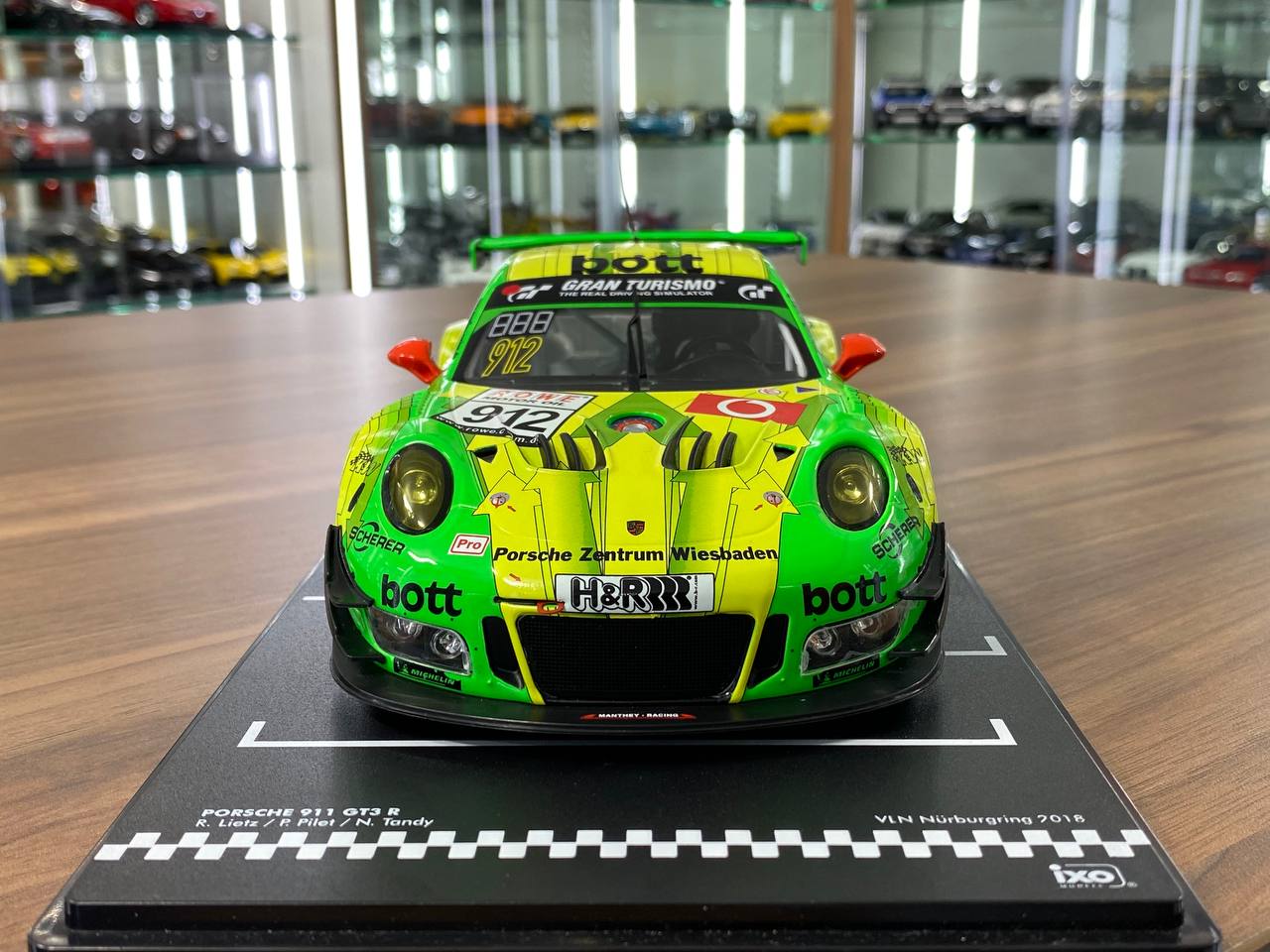 Ixo Models 1/18 Metal Diecast PORSCHE 911 GT3 R 2016 #912 Manthey Racing 2018 VLN Nurburing Green