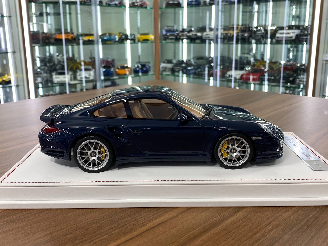 1:18 Resin - Porsche 911 Turbo S (997.2) Dark Blue with Brown Interior by Ivy Model