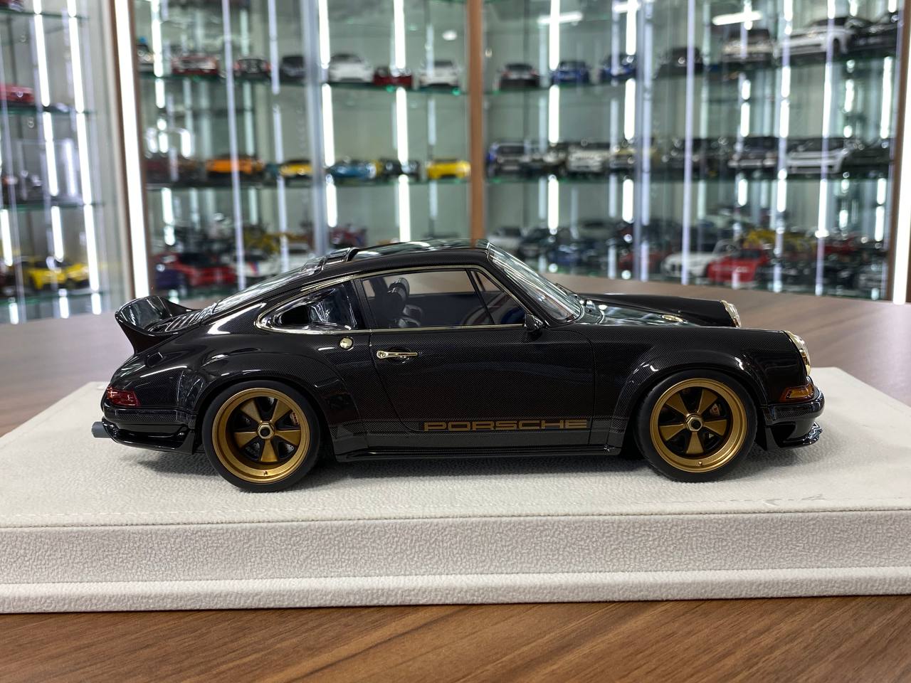 1:18 Resin Model - Porsche Singer DLS 2023 by Make Up (Visible Carbon)