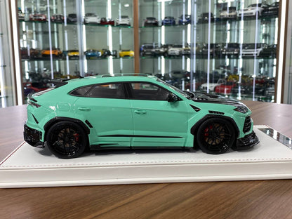 1:18 Resin Model - Lamborghini Urus LB Works by IVY Model (Tiffany)