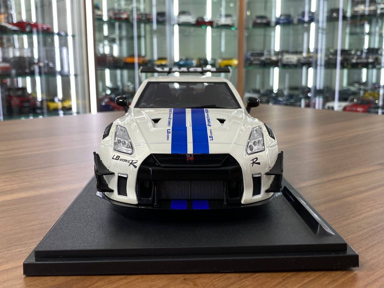 1/18 Diecast Solido Nissan GT-R R35 LBWK body kit Type 2 For paul tribute 2024 White / blue stripes